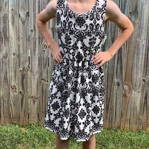 Girls Black & white damask dress